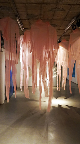 FLOTANTES. Installation, lingerie fabric and wire hangers, variable sizes, 2016.
